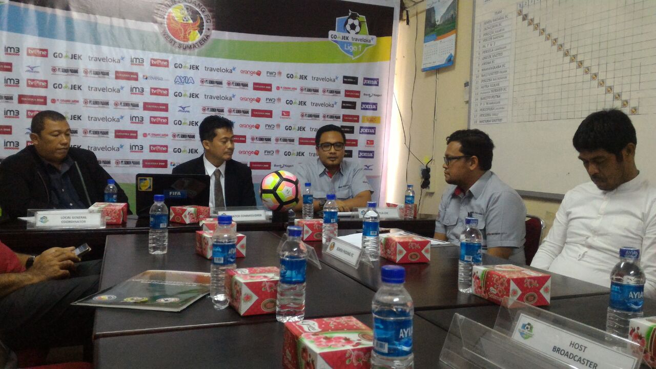 Konferensi Pers jelang laga Semen Padang FC melawan Pusamania Borneo FC.