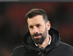 Van Nistelrooy Puji Bek Keturunan Indonesia, Pemain Berharga