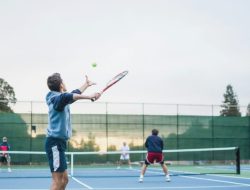 Padel Populer: Anak Muda Rasakan 7 Manfaat Olahraga.