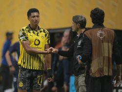 Ayah Bellingham Serang Dortmund, Protes Anaknya Ditarik Keluar