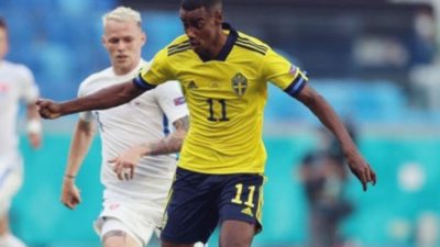 Alexander Isak Resmi Berseragam Liverpool, Gaji Tinggi Menanti