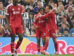 Liverpool Ukir Sejarah: Gol Akhir Bikin Fans Senam Jantung