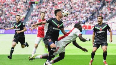 Mees Hilgers Teken Kontrak Baru, FC Twente Menanti.