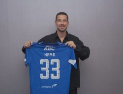 Thom Haye Merapat Persib, Banjir Cuan dari Iklan?