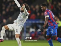 Barcelona Ikut Buru Bek Incaran Liverpool, Gratis?