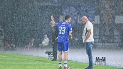 Hodak Siapkan Persib: Liga 1 dan Asa Asia