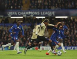 Cucurella Jawab Tantangan, Redam Lincahnya Yamal