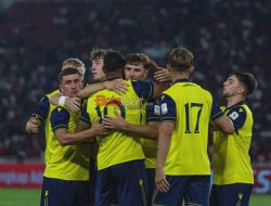 Oxford United Tahan Klub Championship, Romeny Tampil
