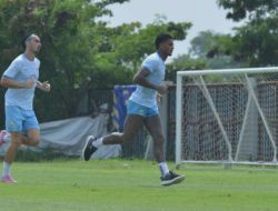 Striker Persib Ungkap Tantangan Berat Bermain di Indonesia