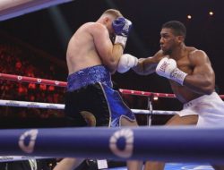 Anthony Joshua Selamat, Mobil Ringsek dalam Kecelakaan di Nigeria