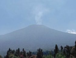 SAR Hentikan Pencarian Pendaki Slamet, Korban Belum Ditemukan