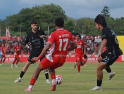 Semen Padang Berjuang Keras, Redam Agresivitas Persib Di Kandang