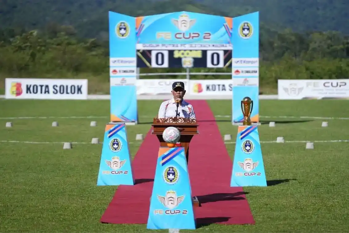 gubernur-sumbar-buka-turnamen-sepak-bola-penggerak-ekonomi